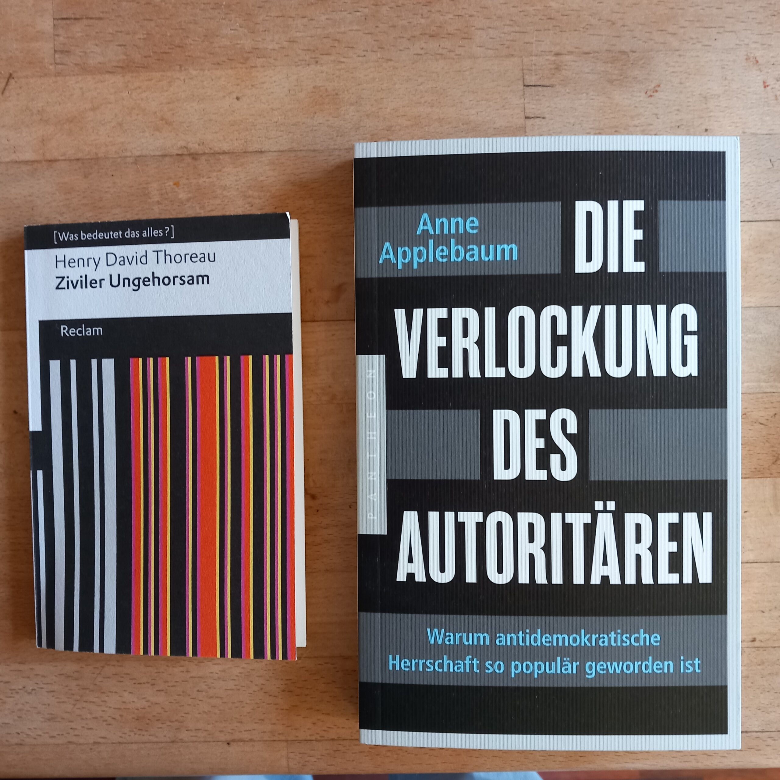 Bücher "Die Verlockung des Autoritären" und 
