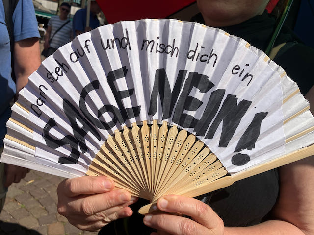Fächer mit Text "...dann gibt es nur eins: SAGE NEIN!"